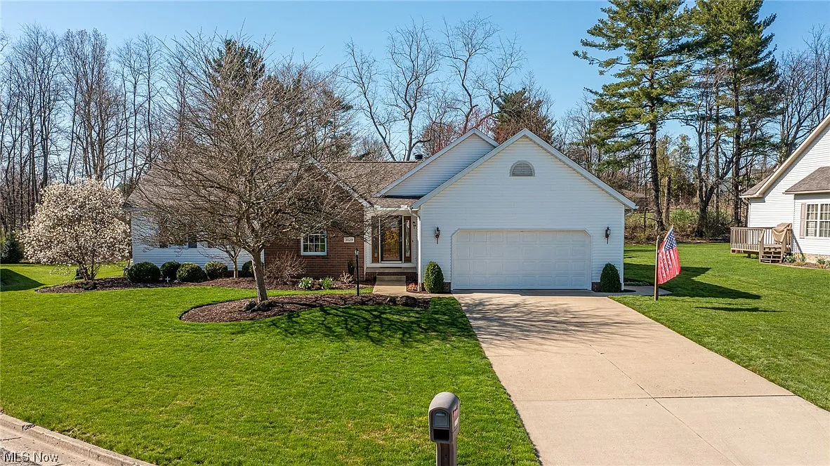 3029 Castle West Cir NW photo 1