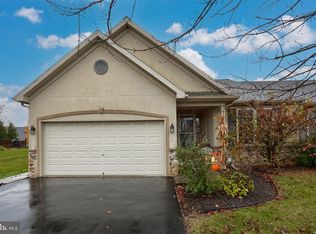 3451 Green Leaf Dr, Mount Joy, PA 17552