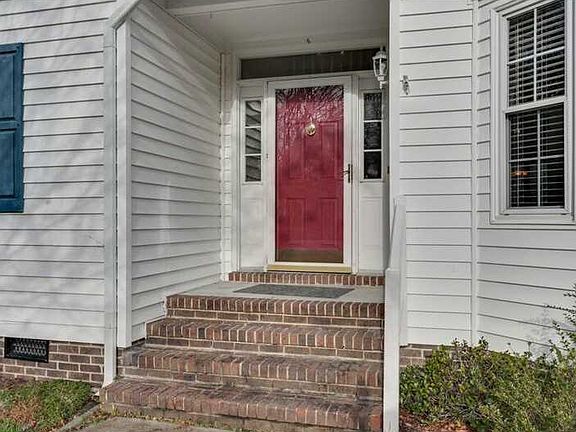 3rd image of 1301 Silverthorne Ct