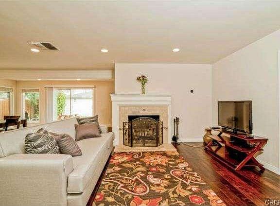 5th image of 5238 Woodman Ave