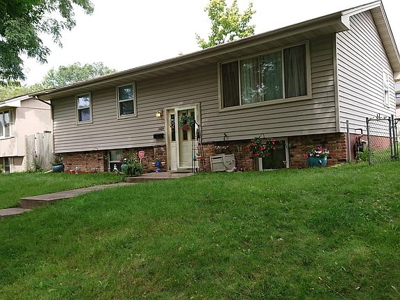 5th image of 1409 Parkview Ln NE
