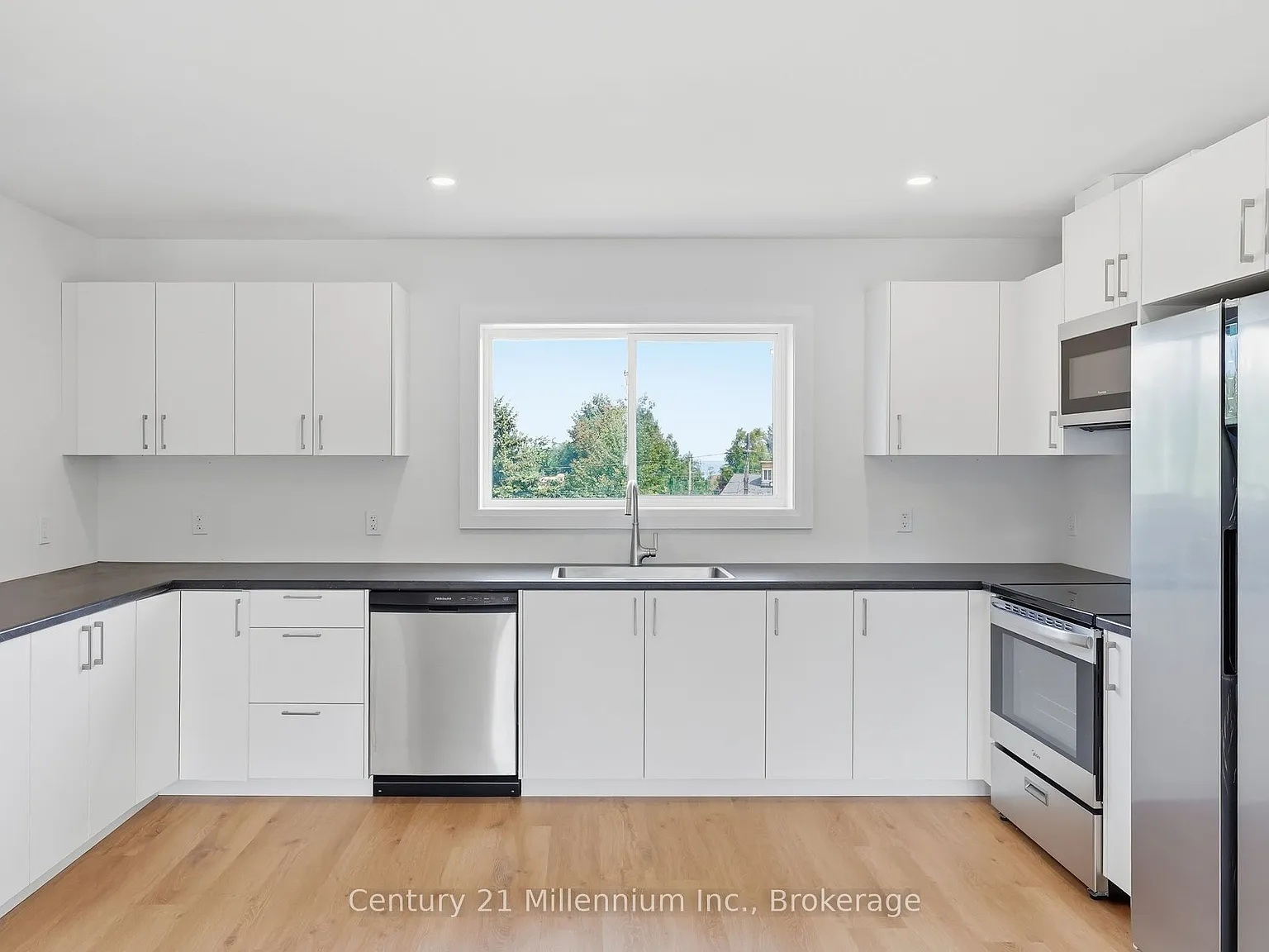 2 bed, $2,350 — Photo 4