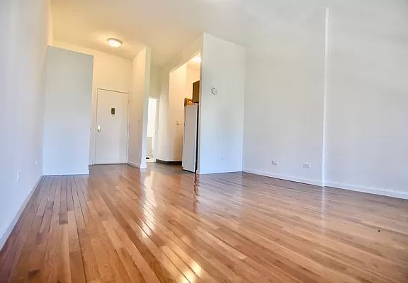2nd image of 220 W 122nd St #F4