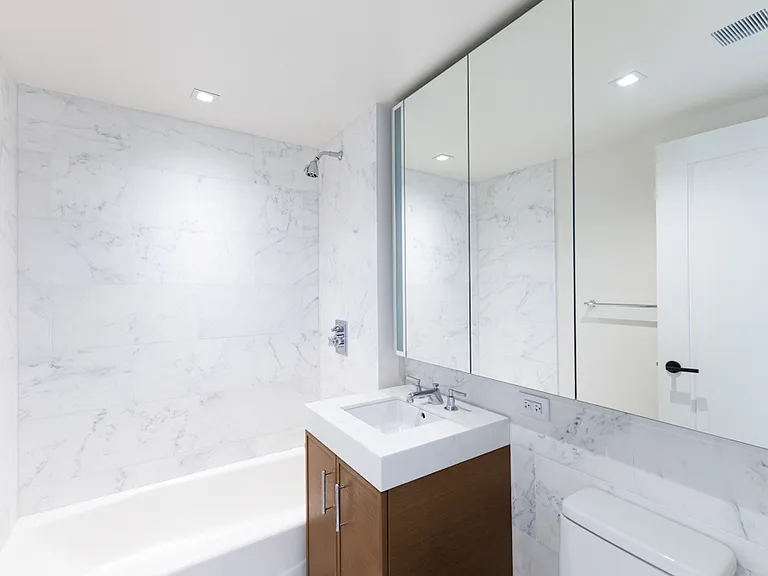 210 Warren St #23D — Photo 10