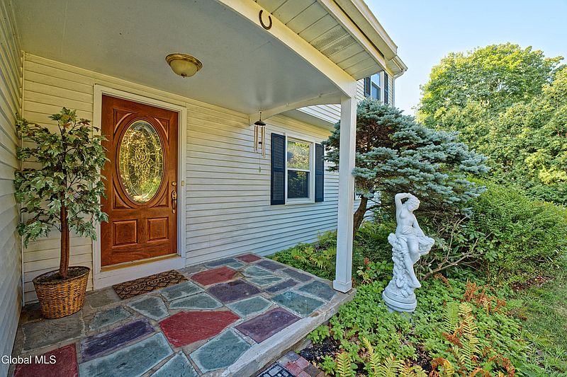 4th image of 12 Lynnwood Drive