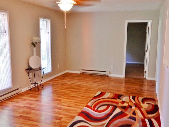 4th image of 644 Mistletoe Ct