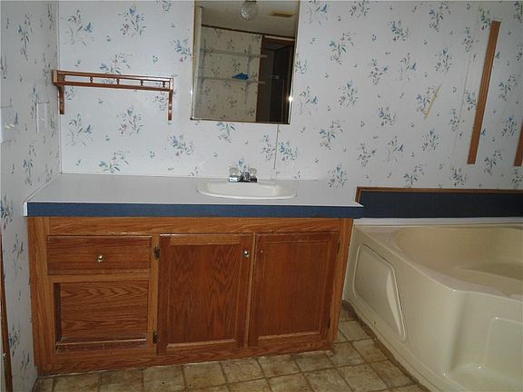 5th image of 3404 County Road 607