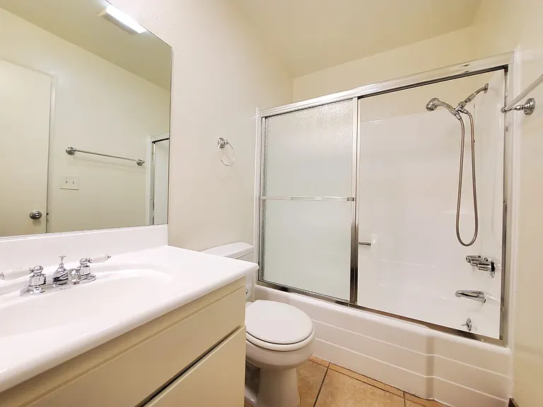 Villa Gardens Apts - Carmel Palm, LP — Photo 4