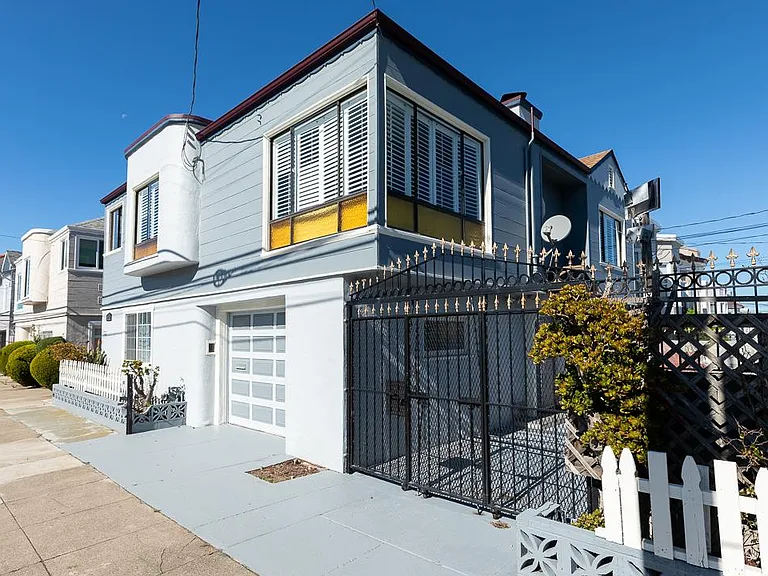 1910 Kirkham St — Photo 1