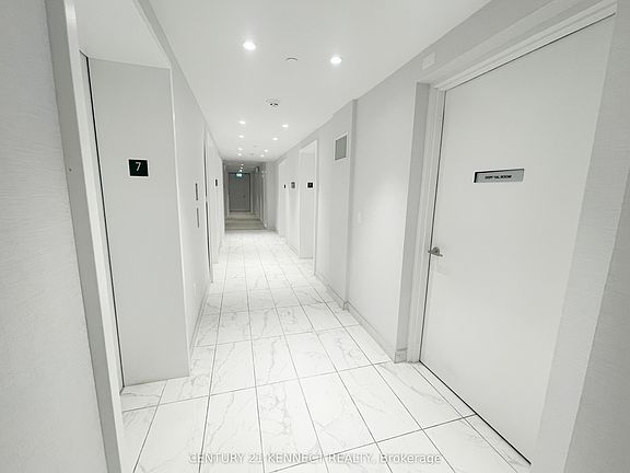 3rd image of 238 Simcoe St #720