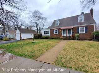 326 Lower Alden Dr, Rahway, NJ 07065