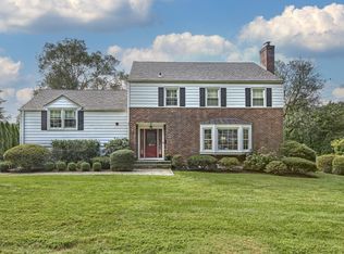 27 Willetts Rd, Harrison, NY 10528