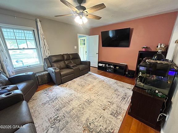 2nd image of 1419 Cherry St