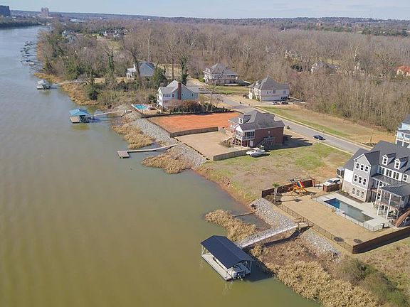 4th image of 250 Altamaha Dr