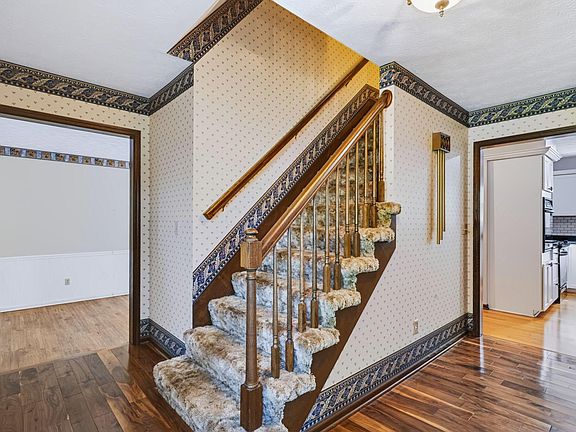 5th image of 1262 Berwyn Ln