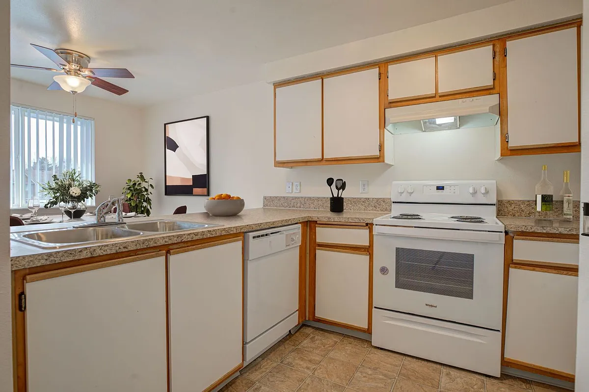 Building Photo - ELLSWORTH SQUARE APARTMENTS