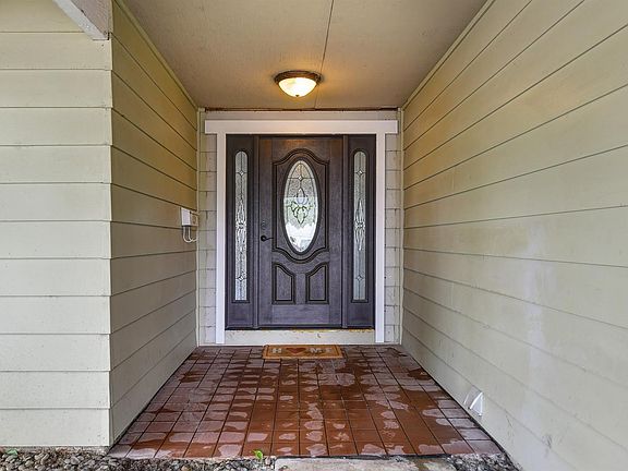 4th image of 8248 Highwood Way