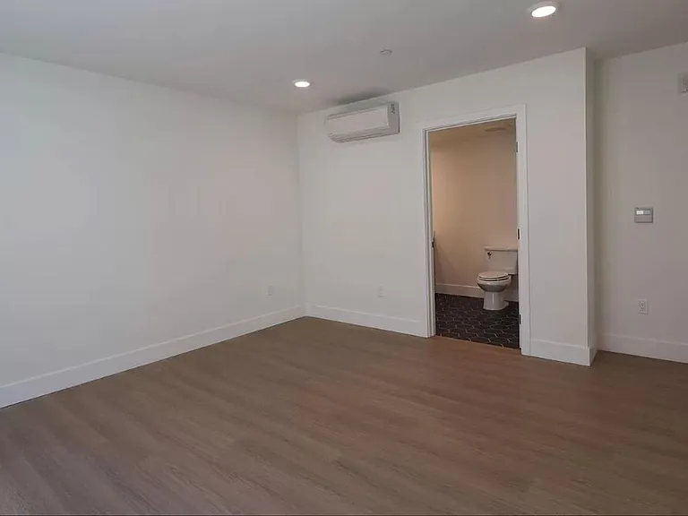 1261 Stoner Ave — Photo 19