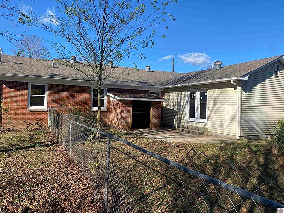 2nd image of 402 Usher St
