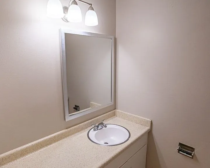 Ventura Gardens Apartments — Photo 6