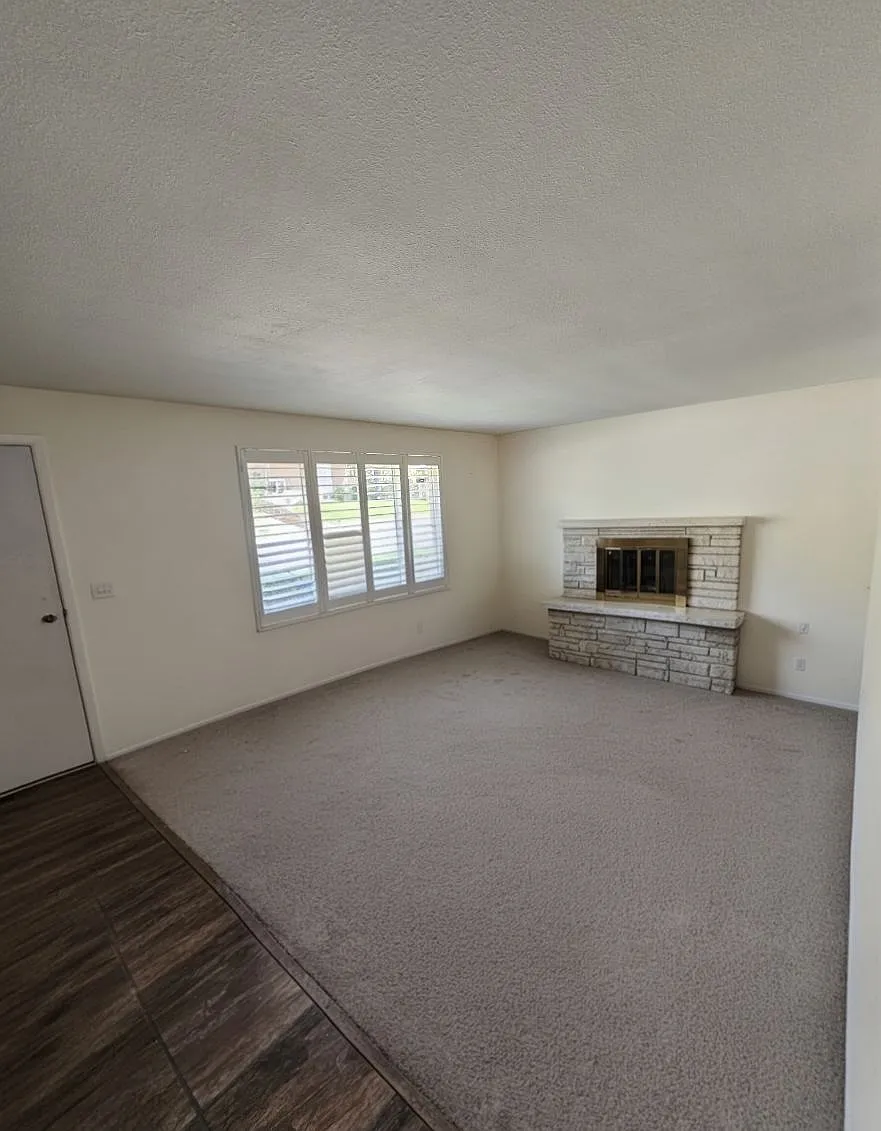 Building Photo - 1401 N Peachtree Dr E
