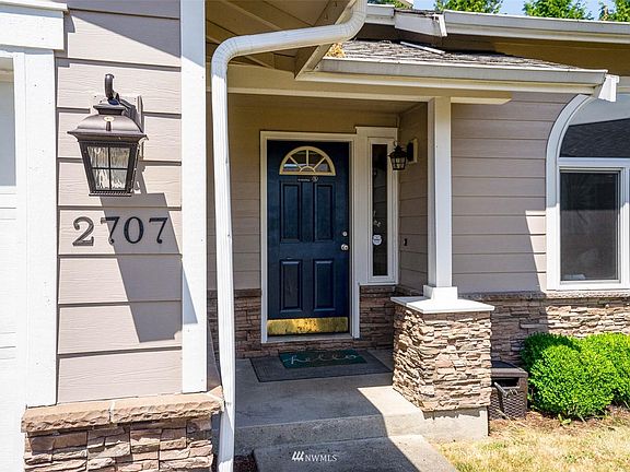 2nd image of 2707 179th Pl NE #232