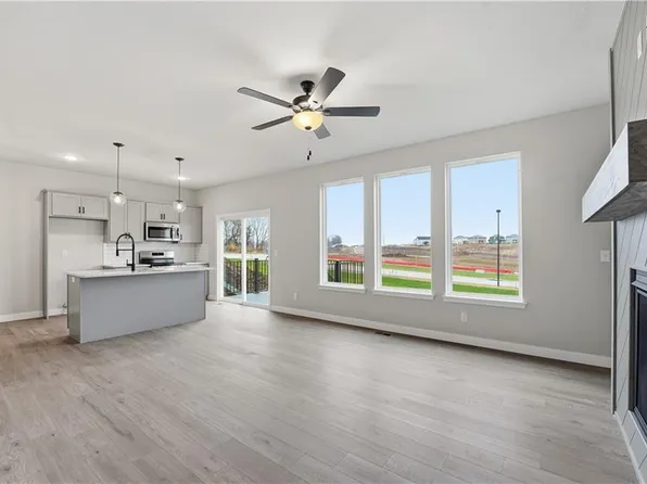 3069 NW 96th Ter, Kansas City, MO 64154