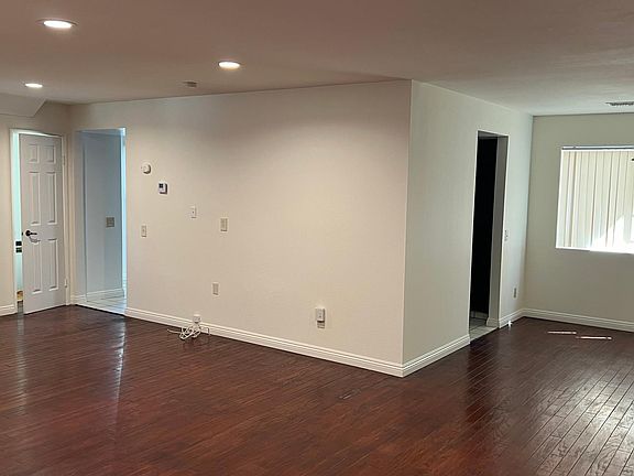 5th image of 218 N Myers St #Fh