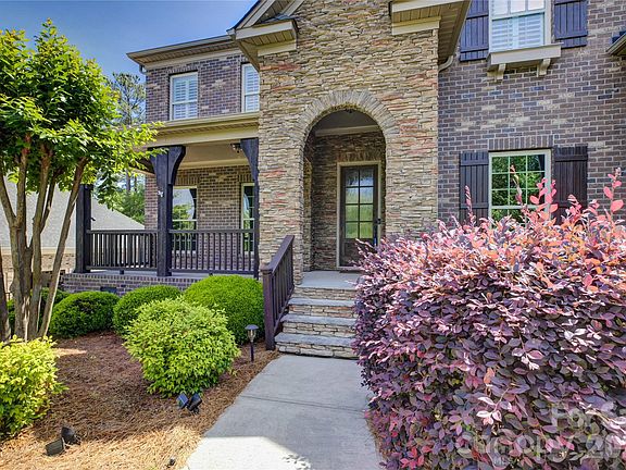 3rd image of 13017 Avila Ct