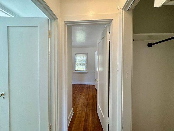 3rd image of 1712-1714 Gillette Crescent Dr #1712A