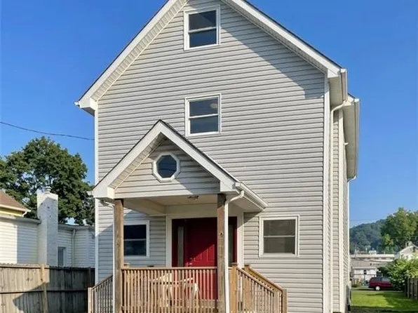 860 Pennsylvania Ave APT 2, Coraopolis, PA 15108