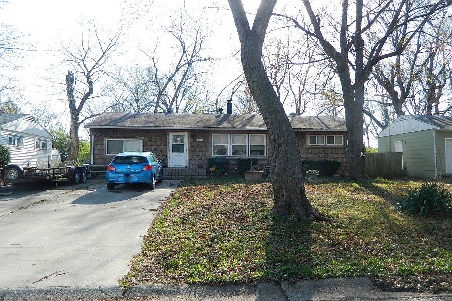 1st image of 10805 Cambridge Ave