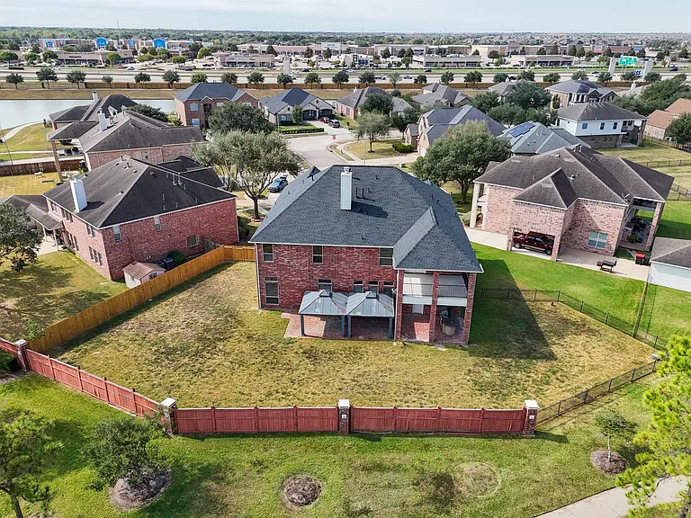 23010 Prairie Lake Ct — Photo 41