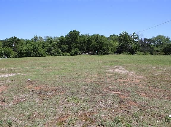 4th image of 916 Barbara Ann Dr