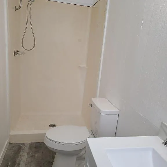 303 E Christina St — Photo 16