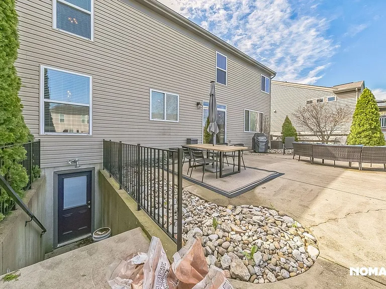 2638 Hazelnut Ct — Photo 30