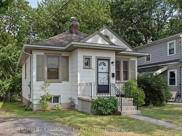 211 Toronto St, Kingston, ON K7L 4A9