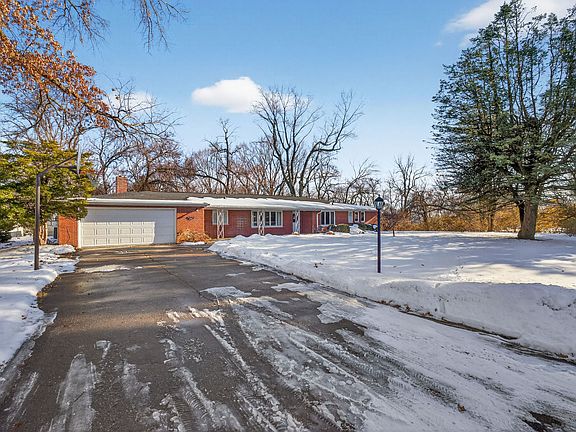 2nd image of 3232 26th St