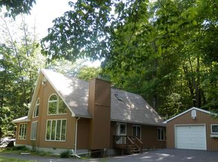 9 Ferris Rd, Hawley, PA 18428