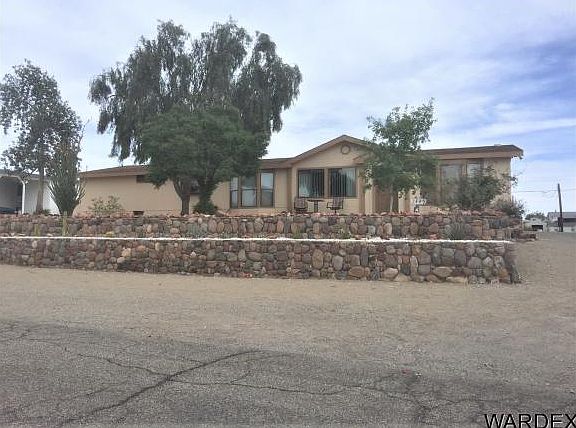 3rd image of 2445 E Hound Dr