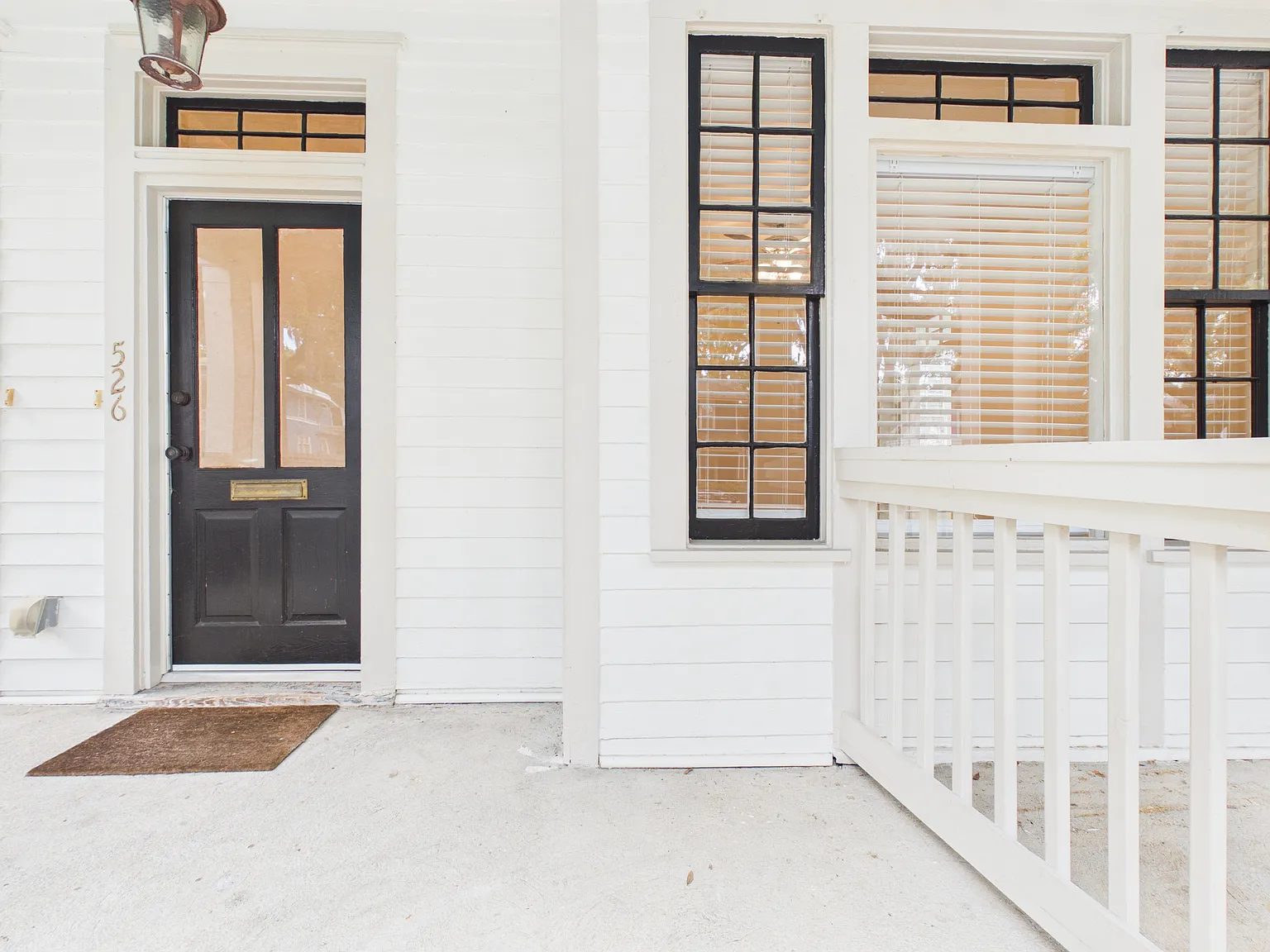 3 bed, $1,975 — Photo 1