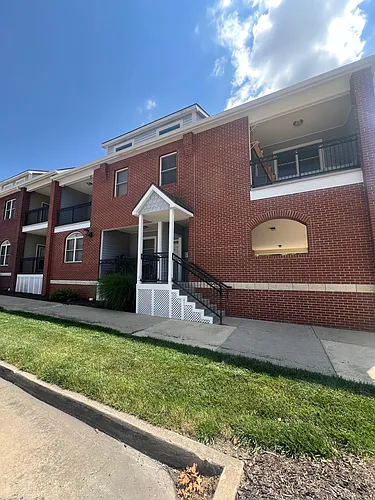 2100 Cherry Hill Dr Photo 1