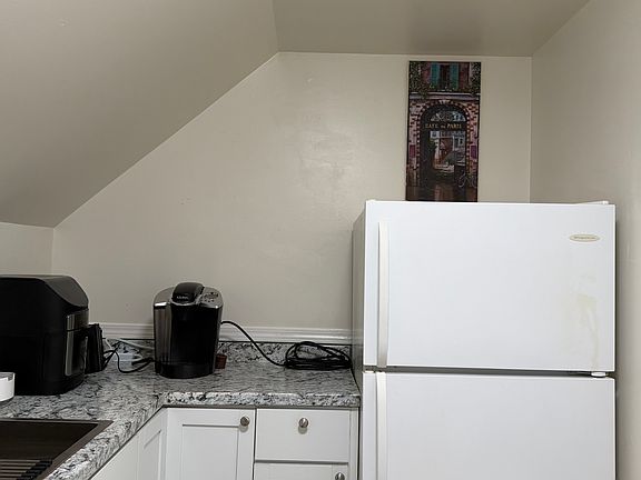 5th image of 847 Niagara Falls Blvd #3