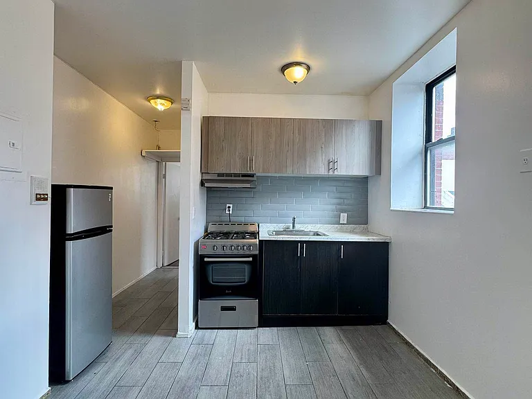 301 E 110th St #4C — Photo 8