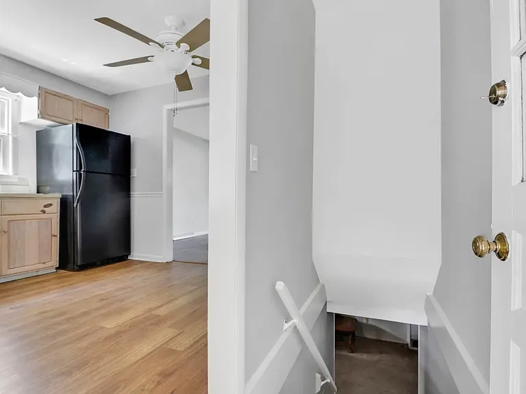 725 Dale St — Photo 23