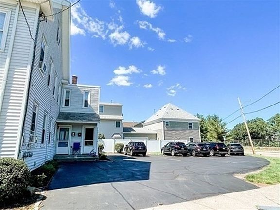 2nd image of 11 Quincy St #A