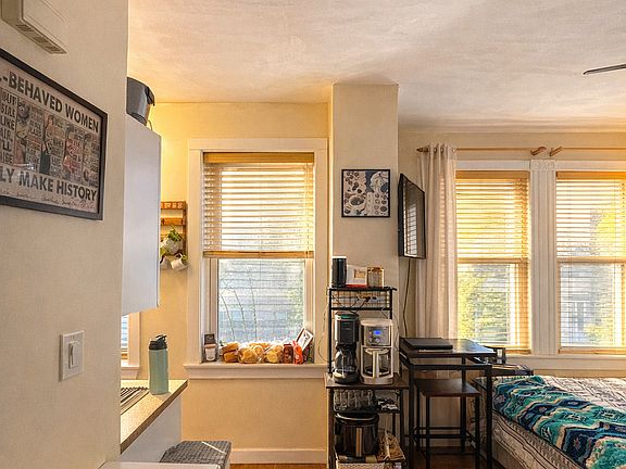 2nd image of 108 Myrtle St APT 7