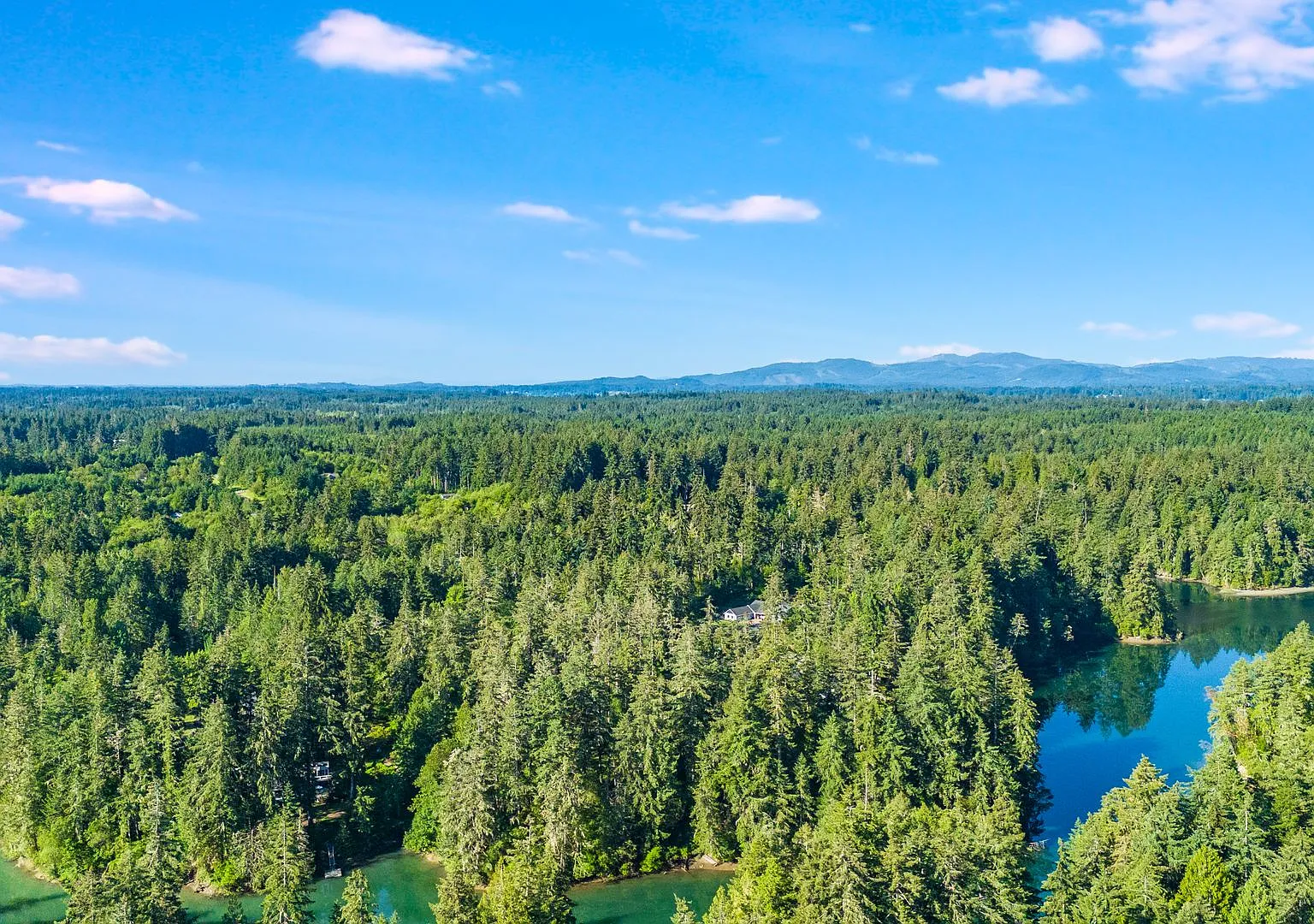 Rare Rental Opportunity! Bring Your Kayaks! — Photo 2