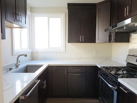 4th image of 110 Chestnut Ave