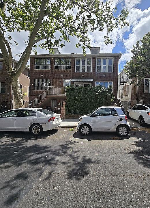 1st image of 962 46th St